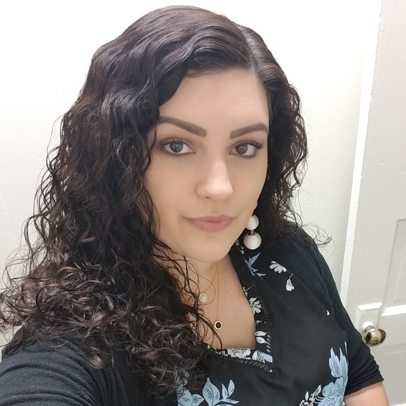 Meet your Posher, Suzanne - Picture 3 of 3